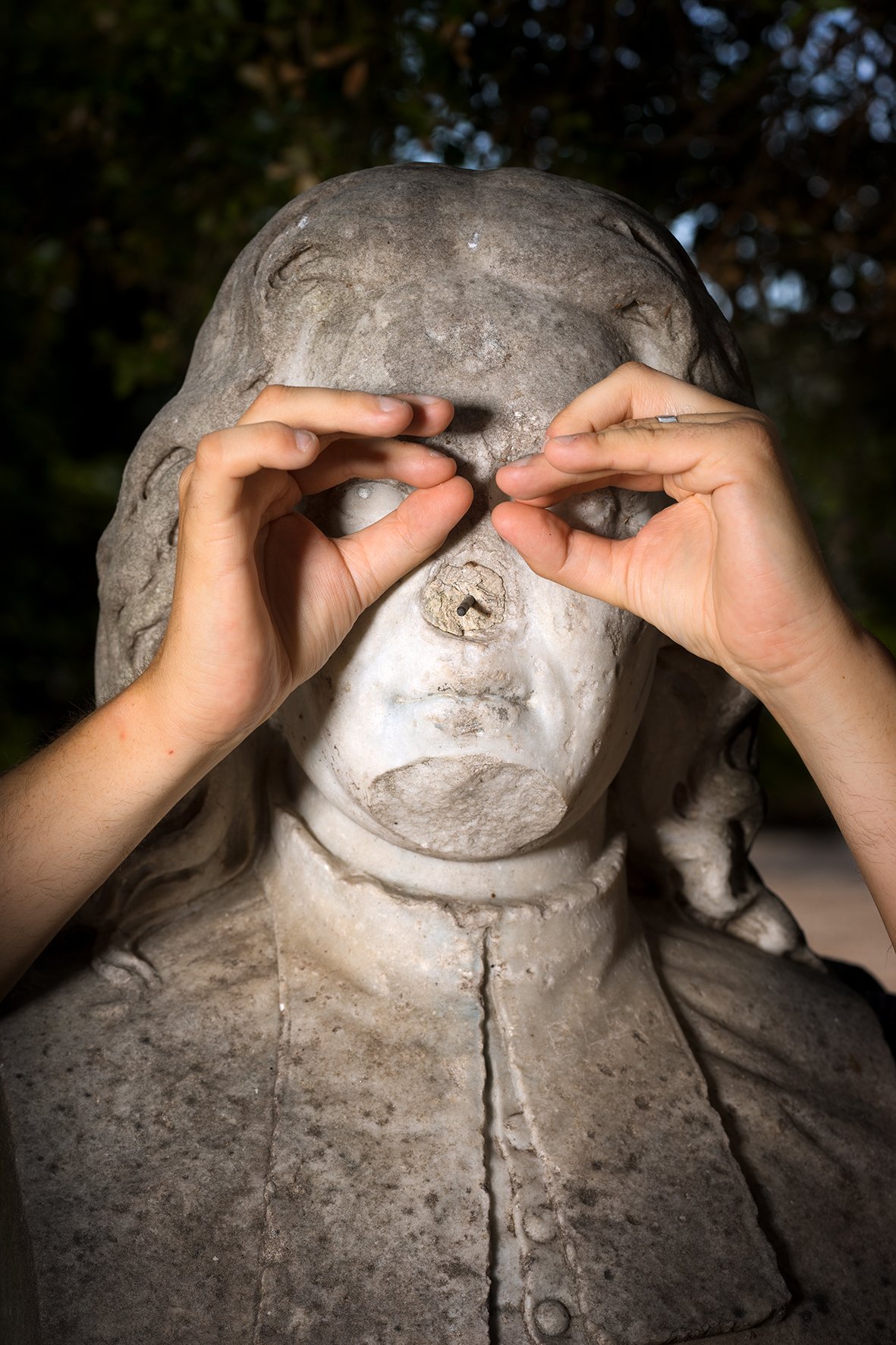 Valokuvataiteilija Bambergin teos Animating a bust.